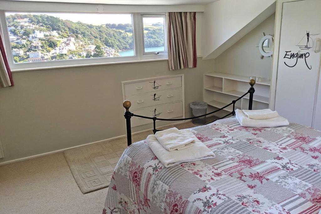 Out To Sea - Stunning Views, Elevated Position With Onsite Parking Villa Dartmouth Bagian luar foto